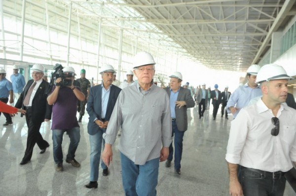 Moreira Franco confirmou que aeroporto só inicia atividades em maio (Foto: Alberto Leandro)