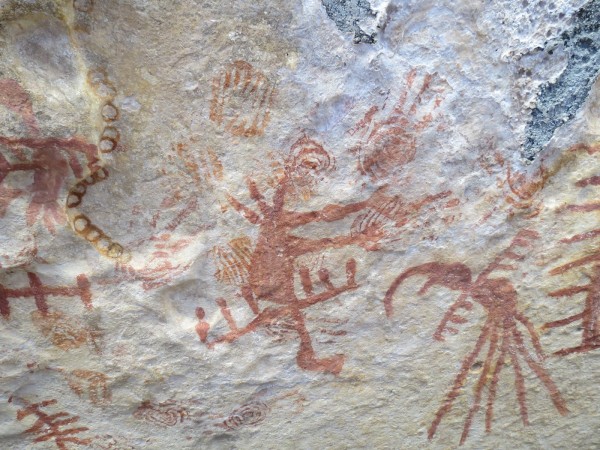 Pinturas rupestres encontradas no sitio arqueológico Lajedo Soledade, em Apodi. (Foto: Livius Victorius)