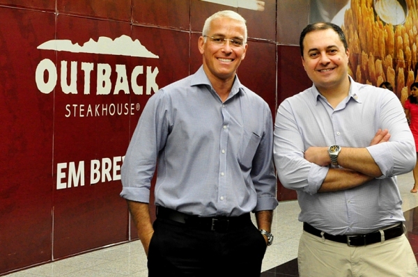 Gilnei Nocito e Paulo Meneses, sócios do Outback Steakhouse, pretendem implementar uma gestão inovadora no empreedimento. (Foto: Eduardo Maia)